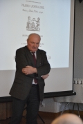 Prelekcję prowadzi Dariusz Nawrot – doktor habilitowany nauk humanistycznych w zakresie historii, profesor Uniwersytetu Śląskiego w Katowicach.