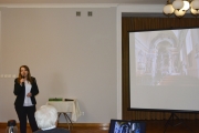 Marta Tylza-Janosz prezentuje historię kaplicy św. Jana Kantego
